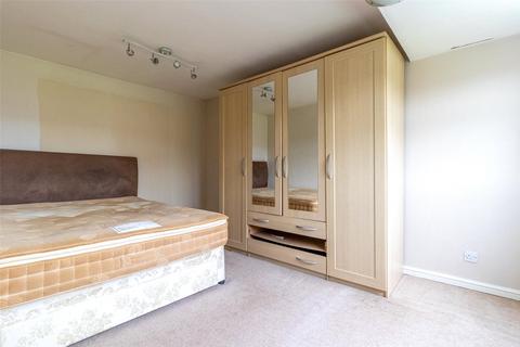 1 Falconscroft, Swindon, SN3 5AF