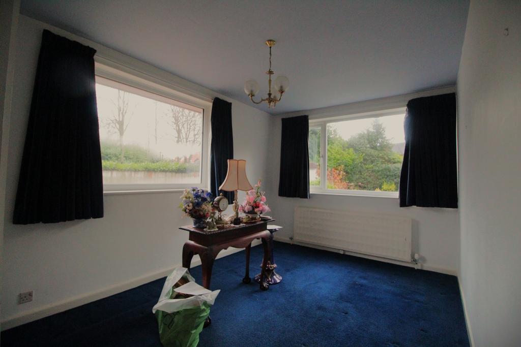 Bedroom 2.JPG