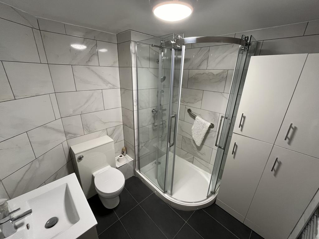 Shower Room.jpeg