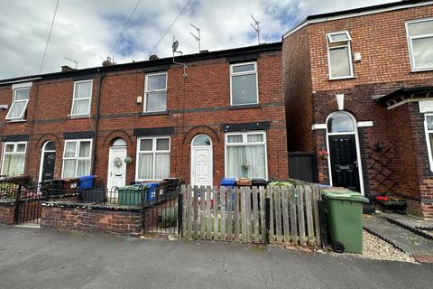 2 bedroom end of terrace house for sale, George Street West, Offerton