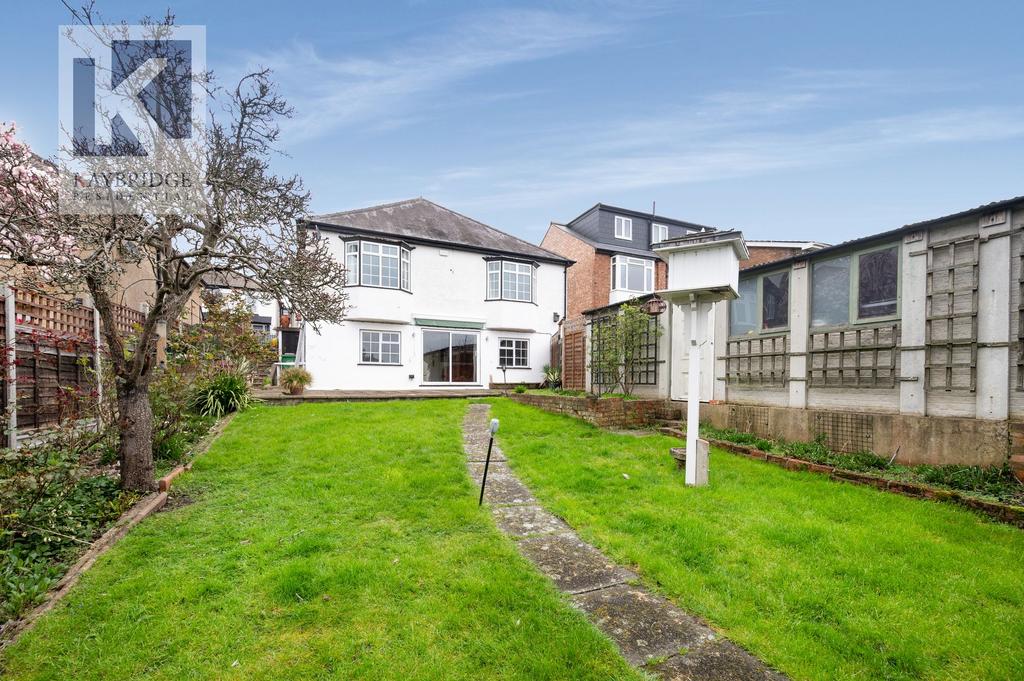 Moreton Road, Worcester Park, KT4 3 bed detached bungalow for sale £