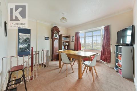 9 Moreton Road, Worcester Park, KT4 8EY