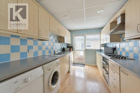 9 Moreton Road, Worcester Park, KT4 8EY