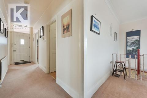 9 Moreton Road, Worcester Park, KT4 8EY