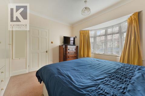 9 Moreton Road, Worcester Park, KT4 8EY
