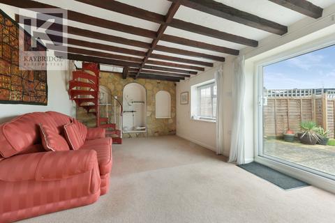 9 Moreton Road, Worcester Park, KT4 8EY