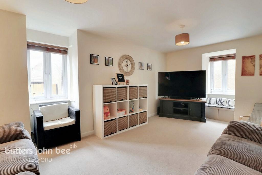 Dobbins Lane, Telford 3 bed terraced house for sale £230,000