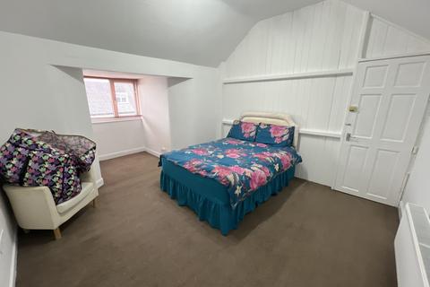 17 Highfield Range, Manchester, M18 7LR