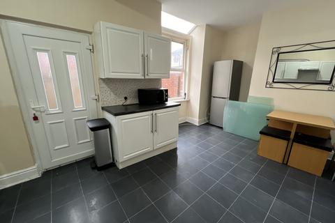 17 Highfield Range, Manchester, M18 7LR