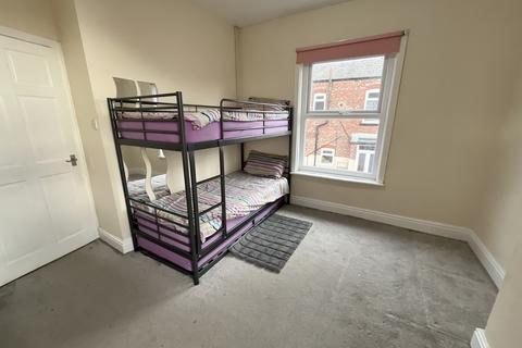 17 Highfield Range, Manchester, M18 7LR