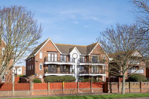 Flat 4, Blake Court, 120 Admirals Walk, Shoeburyness, Southend-on-sea, SS3 9FN