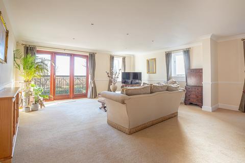 Flat 4, Blake Court, 120 Admirals Walk, Shoeburyness, Southend-on-sea, SS3 9FN