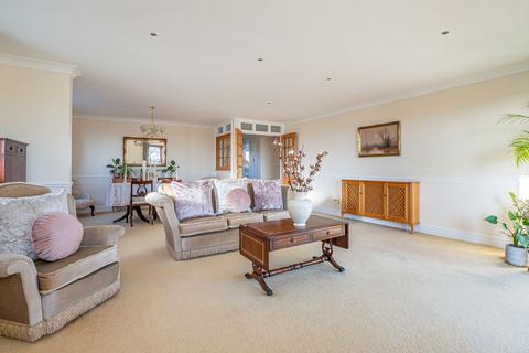 Flat 4, Blake Court, 120 Admirals Walk, Shoeburyness, Southend-on-sea, SS3 9FN