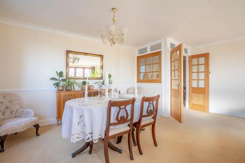 Flat 4, Blake Court, 120 Admirals Walk, Shoeburyness, Southend-on-sea, SS3 9FN