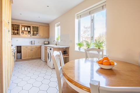 Flat 4, Blake Court, 120 Admirals Walk, Shoeburyness, Southend-on-sea, SS3 9FN
