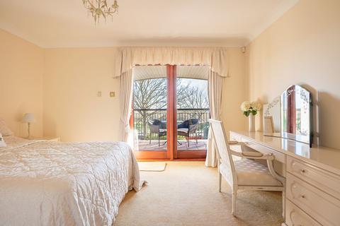 Flat 4, Blake Court, 120 Admirals Walk, Shoeburyness, Southend-on-sea, SS3 9FN