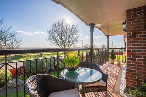Flat 4, Blake Court, 120 Admirals Walk, Shoeburyness, Southend-on-sea, SS3 9FN