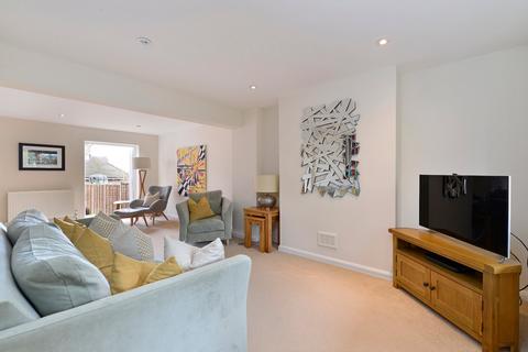 3 bedroom terraced house for sale, Farncombe, Godalming GU7