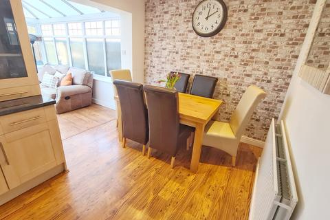 4 bedroom semi-detached house for sale, Lower Moat Close, Heaton Norris