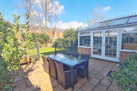 4 bedroom semi-detached house for sale, Lower Moat Close, Heaton Norris