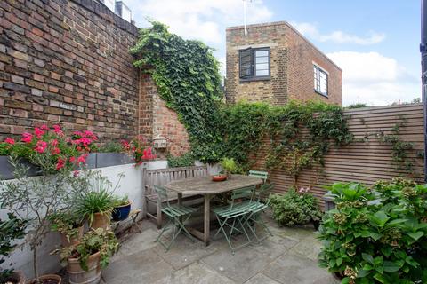 2 bedroom terraced house for sale - Abercrombie Street, London, SW11