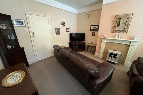 2 bedroom terraced house for sale - Lyndale Avenue, North Reddish