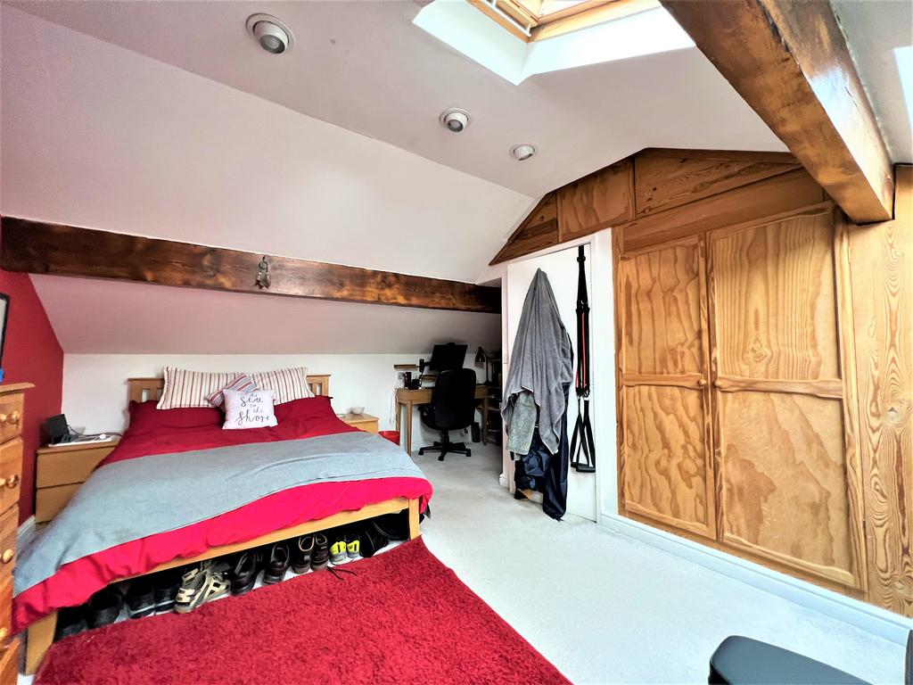 Bedroom 4.jpg
