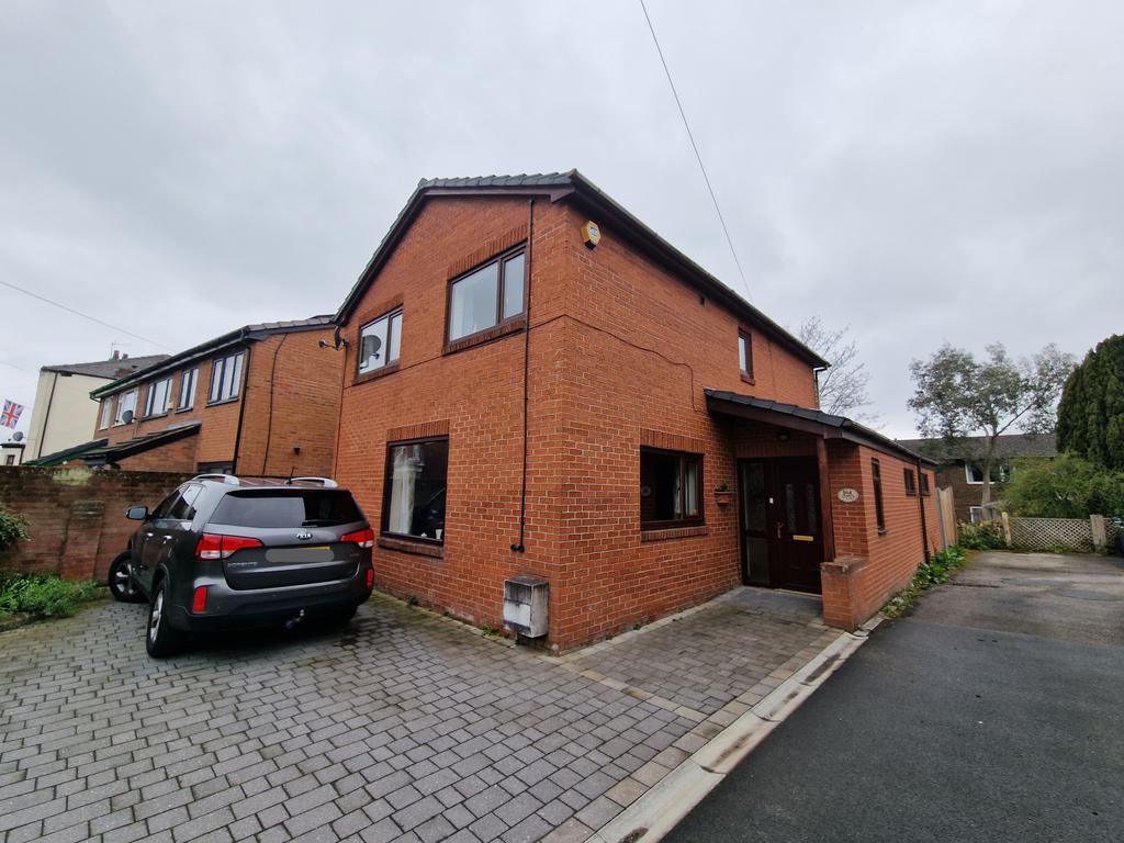 Cheetham Hill Road, Dukinfield 4 bed detached house for sale £340,000