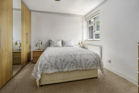 2 bedroom maisonette to rent, Richmond Road, London E8