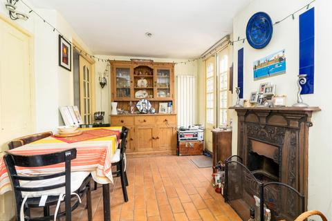 21 Horton Road, London, E8 1DP