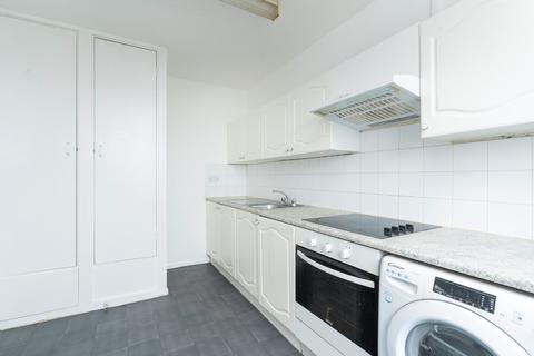 2 bedroom apartment to rent, Daubeney Road, London E5