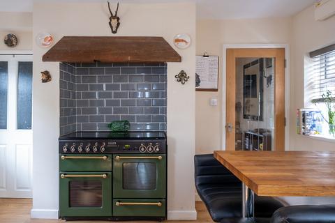 12 Forge Road, Kenilworth, CV8 2HR