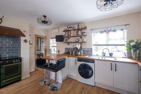 12 Forge Road, Kenilworth, CV8 2HR