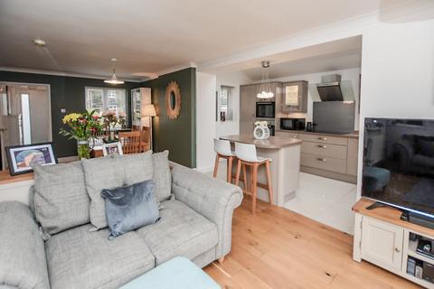 25 Marlowe Road, Northwich, CW9 7GA
