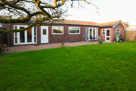 3 bedroom bungalow for sale, Shores Green Drive, Wincham, Northwich, CW9