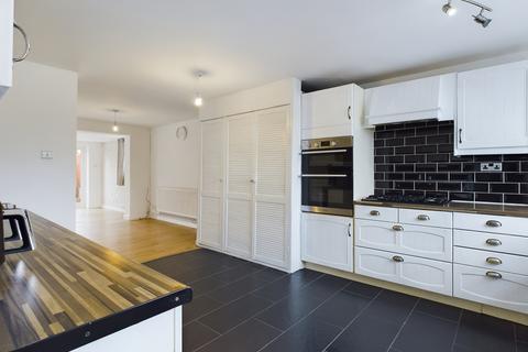 4 bedroom end of terrace house for sale, Juniper Square, Havant, Hampshire