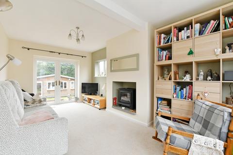 2 bedroom semi-detached house for sale - Sheffield Road, Unstone, Dronfield, Derbyshire, S18 4DA