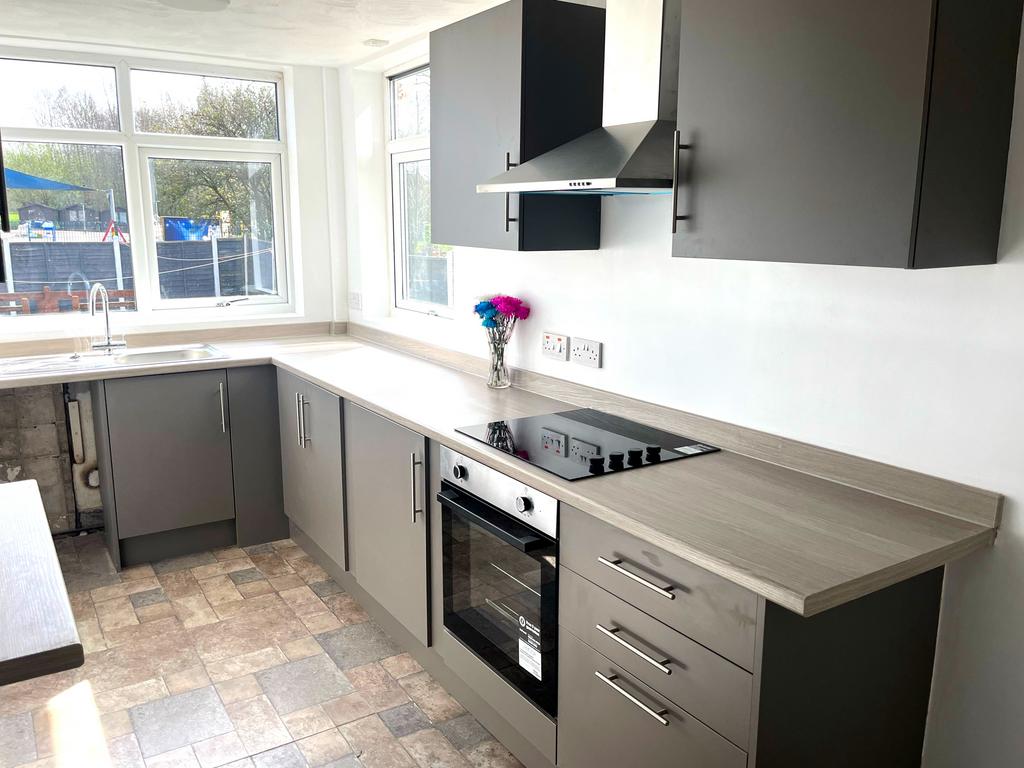 Kitchen new 2.jpg