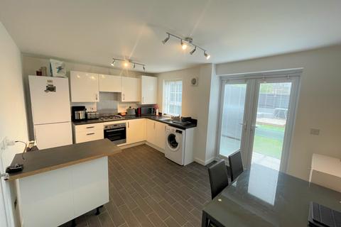 3 bedroom terraced house for sale, Fields Farm Road, Hyde