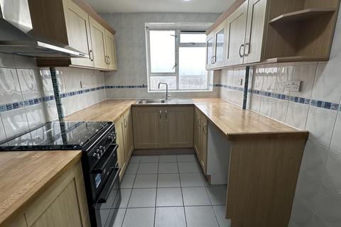 2 bedroom flat to rent, Goodrich House, Amhurst Park, N16