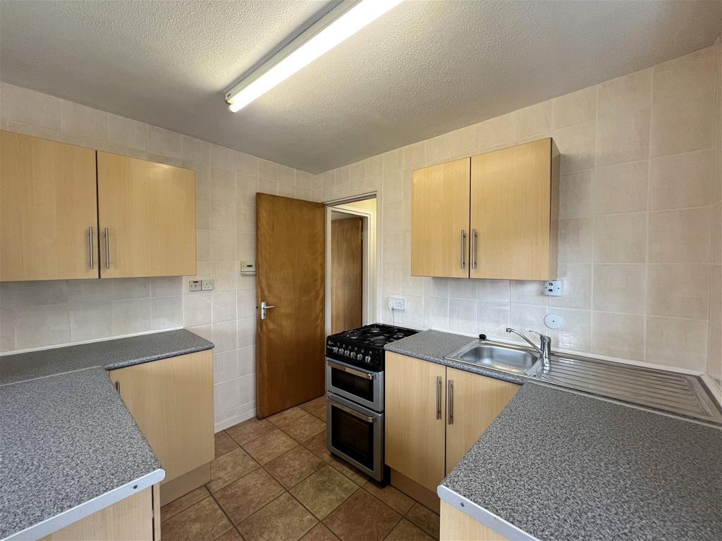Hayfield Close, Dodworth, S75 3SH 2 bed detached bungalow for sale £