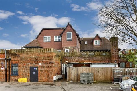 2 bedroom flat for sale - Queens Road, Welling, Kent