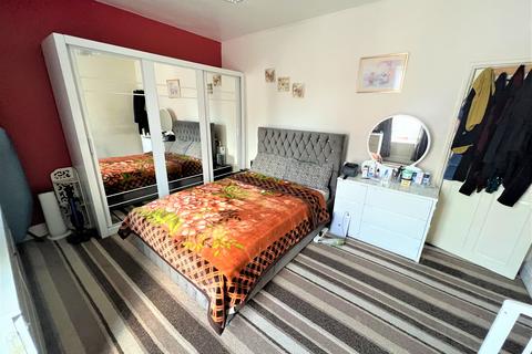 4 bedroom end of terrace house for sale, Norburn Road, Longsight