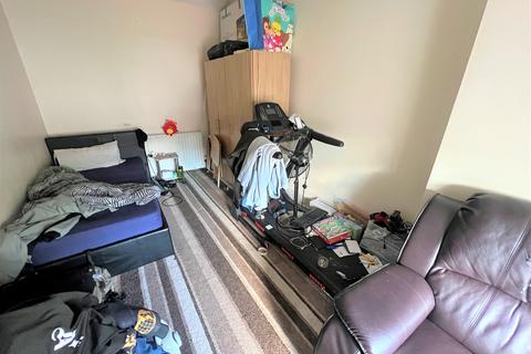 13 Norburn Road, Manchester, M13 0QQ