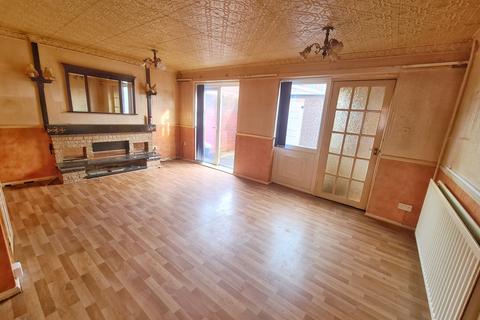 3 bedroom end of terrace house for sale - Drybrook Close, Longsight