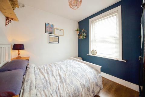 1 bedroom flat for sale, Kilburn High Road, London, NW6