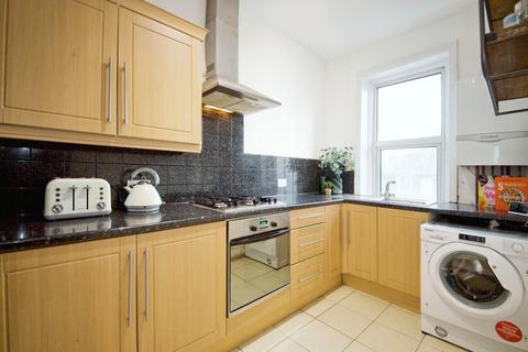 1 bedroom flat for sale, Kilburn High Road, London, NW6