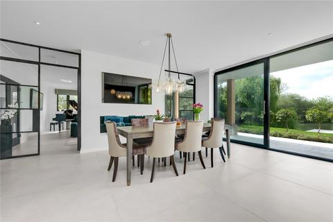 19 Riverside Drive, Esher, KT10 8PG