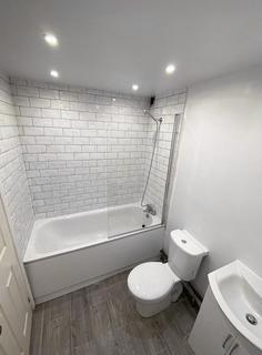 1 bedroom flat to rent, Queenswood Gardens, London E11