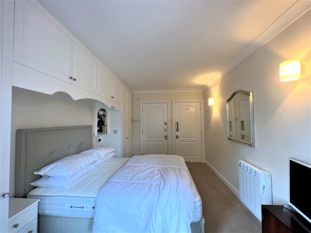 Bedroom Photo 3.jpg